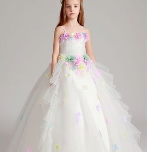 Meet your Posher, Carolina